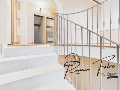 Maison - 275 m² - 9 pièces