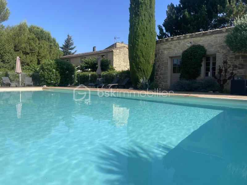 Mas - 545 m² - 18 pièces