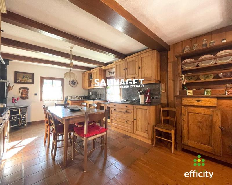 Châlet - 205 m² - 3 pièces