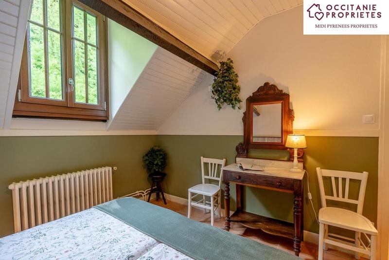 Propriété - 280 m² - 11 pièces