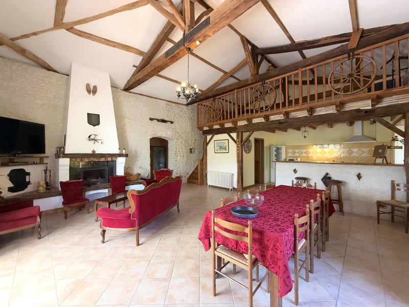 Maison - 314 m² - 10 pièces