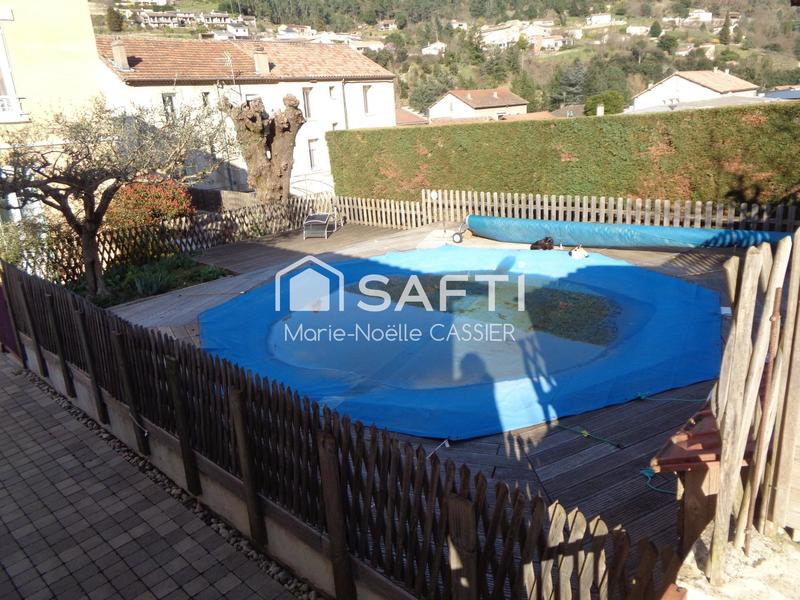 Maison - 242 m² - 14 pièces