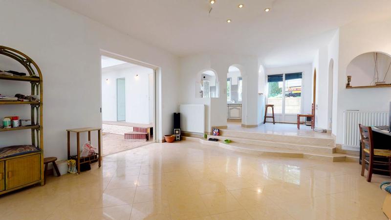 Maison - 170 m² - 7 pièces