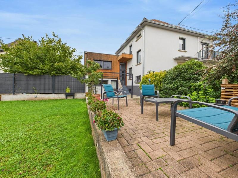 Maison - 202 m² - 6 pièces