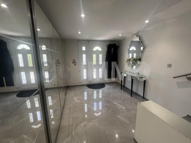 Maison - 160 m² - 5 pièces