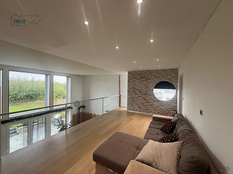 Maison - 195 m² - 7 pièces