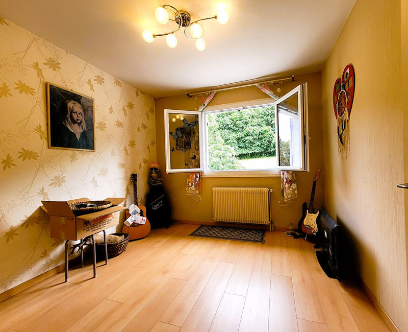 Maison - 180 m² - 8 pièces