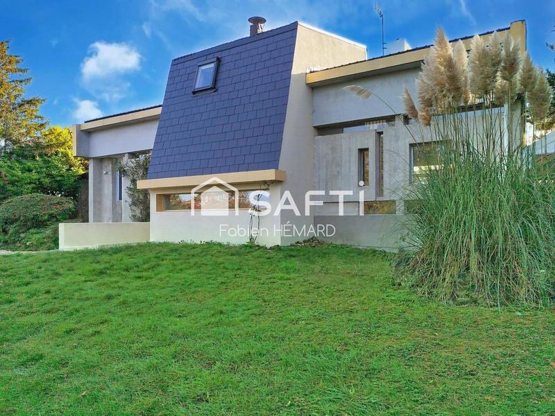 Maison - 300 m² - 11 pièces