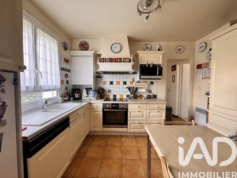 Maison - 180 m² - 9 pièces