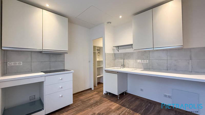 Maison - 583 m² - 15 pièces