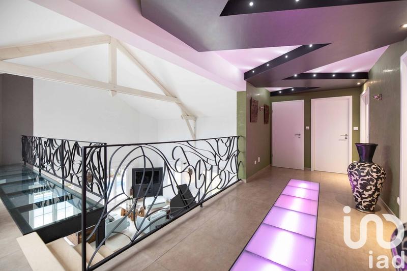 Maison - 210 m² - 7 pièces