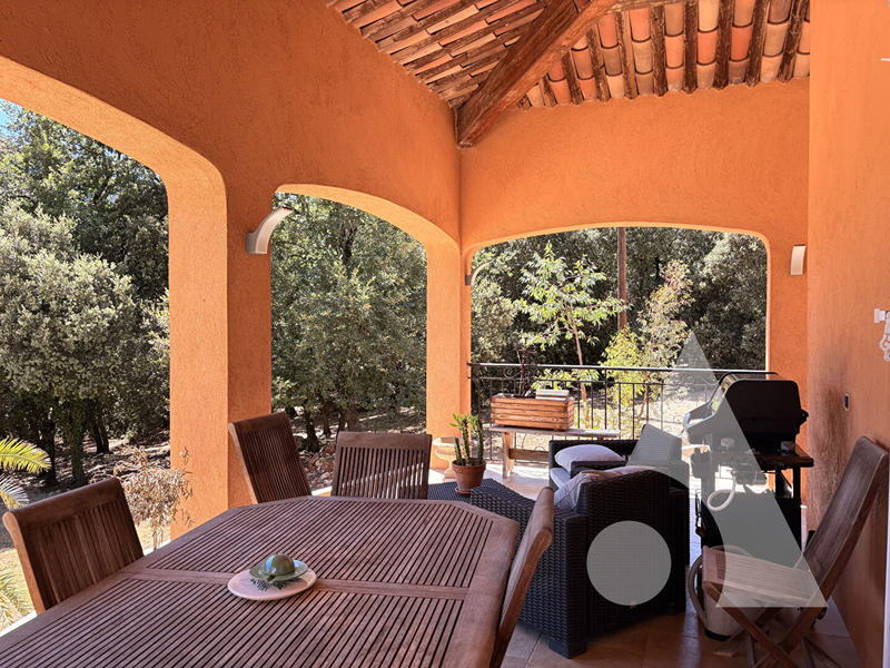 Villa - 240 m² - 6 pièces