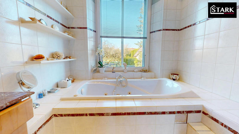 Maison ancienne - 235 m² - 8 pièces