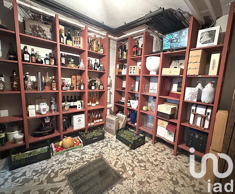 Maison - 390 m² - 11 pièces