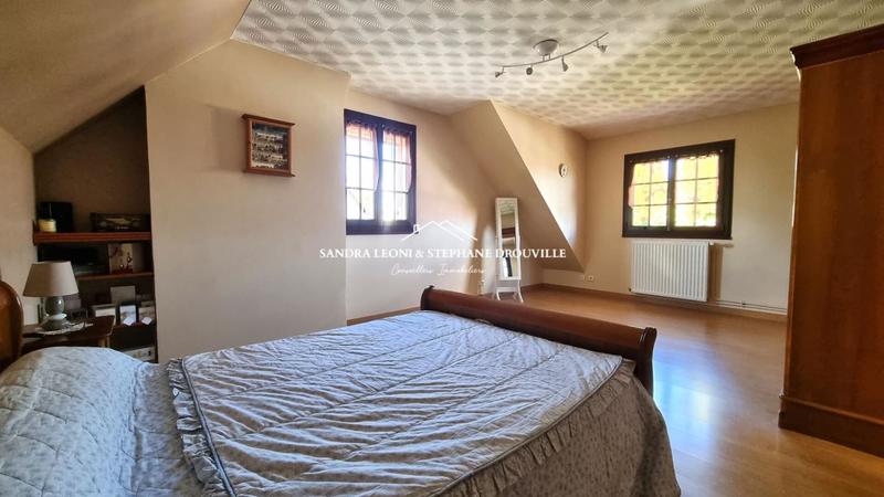 Maison - 137 m² - 7 pièces