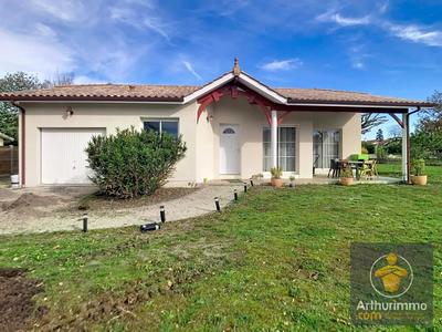 Maison - 97 m² - 4 pièces