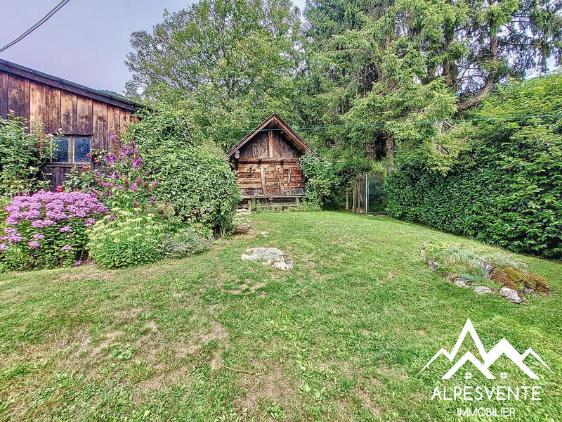 Maison - 249 m² - 9 pièces