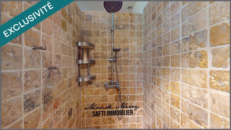 Maison - 230 m² - 6 pièces