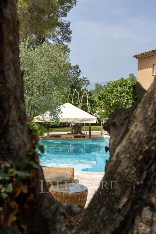 Villa - 430 m² - 10 pièces