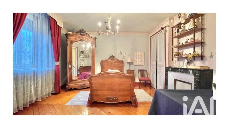 Maison - 200 m² - 7 pièces