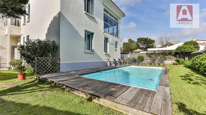 Maison - 178 m² - 8 pièces