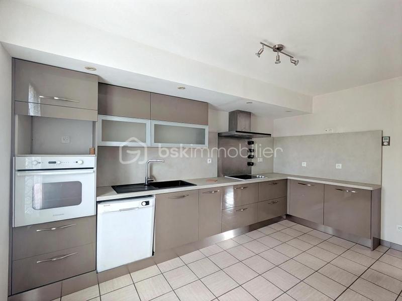 Maison traditionnelle - 186 m² - 8 pièces