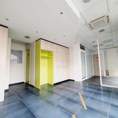 Local commercial - 44 m² - 3 pièces