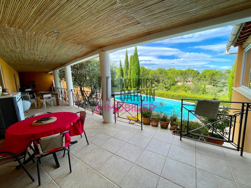 Maison contemporaine - 186 m² - 8 pièces