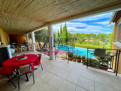 Maison contemporaine - 186 m² - 8 pièces