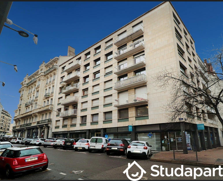 Appartement - 160 m² - 7 pièces