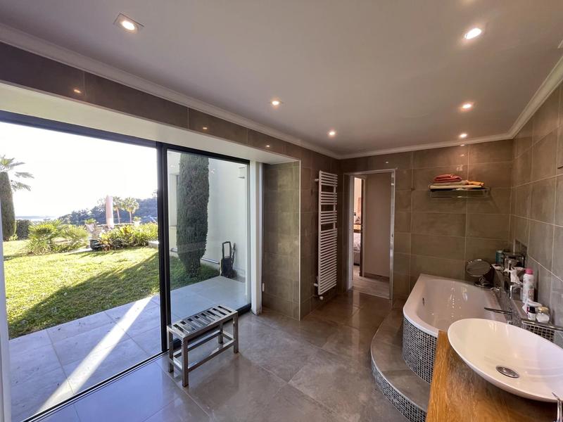 Villa - 350 m² - 15 pièces