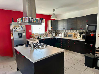 Villa - 100 m² - 5 pièces