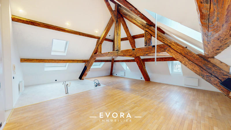 Appartement - 96 m² - 2 pièces