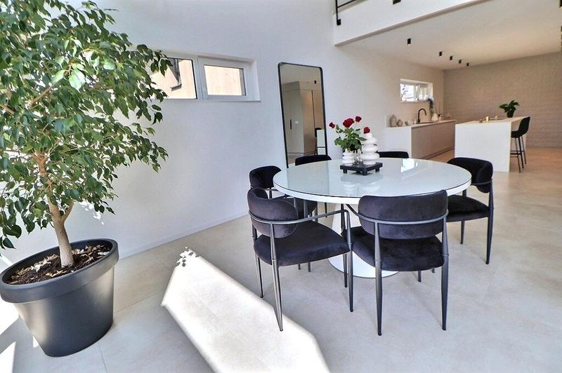 Maison contemporaine - 193 m² - 6 pièces