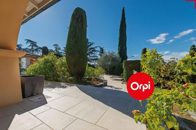 Propriété - 283 m² - 7 pièces