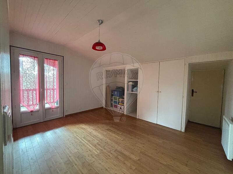 Maison - 180 m² - 8 pièces