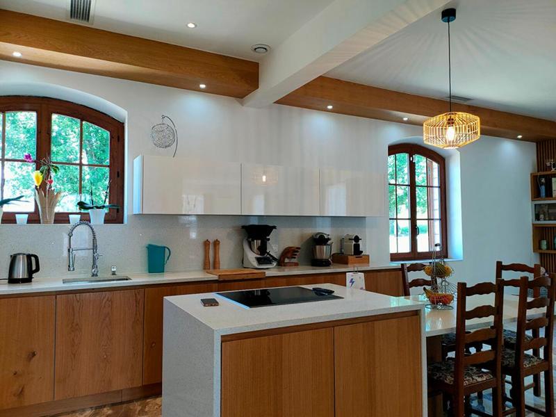 Maison - 360 m² - 8 pièces