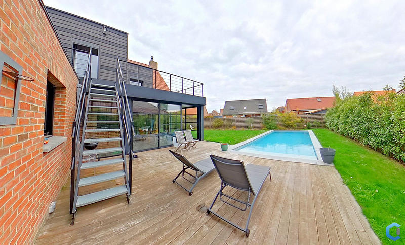 Maison - 206 m² - 6 pièces