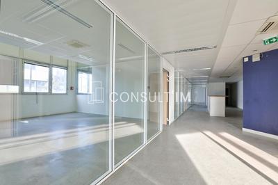 Bureau - 645 m²
