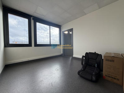 Bureau - 70 m² - 2 pièces