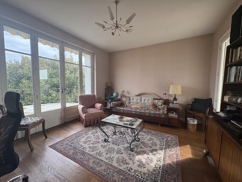 Maison - 179 m² - 7 pièces