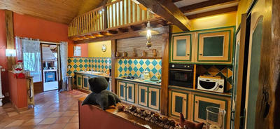 Maison - 410 m² - 11 pièces