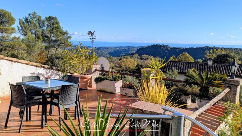 Maison - 272 m² - 9 pièces