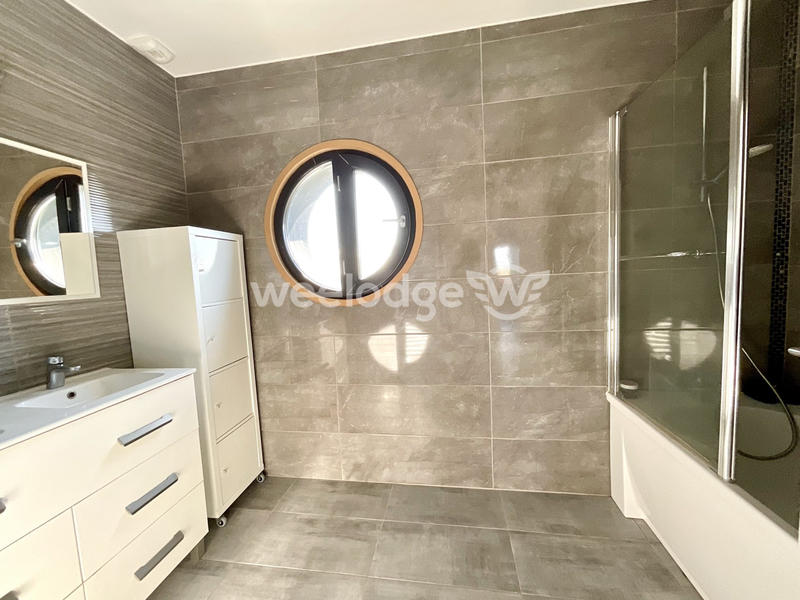 Villa - 260 m² - 9 pièces