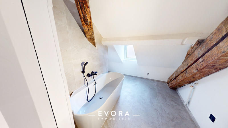 Appartement - 96 m² - 2 pièces