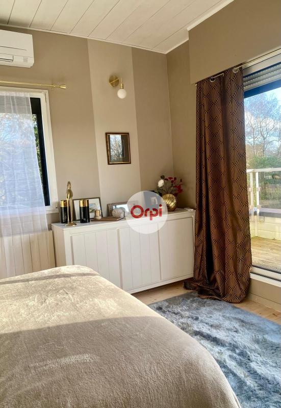 Demeure - 200 m² - 5 pièces