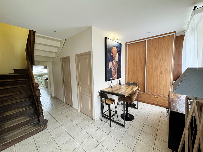 Maison - 245 m² - 9 pièces