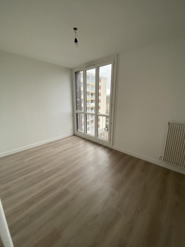 Appartement - 90 m² - 5 pièces