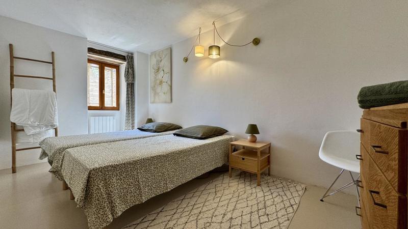 Corps de ferme - 250 m² - 11 pièces