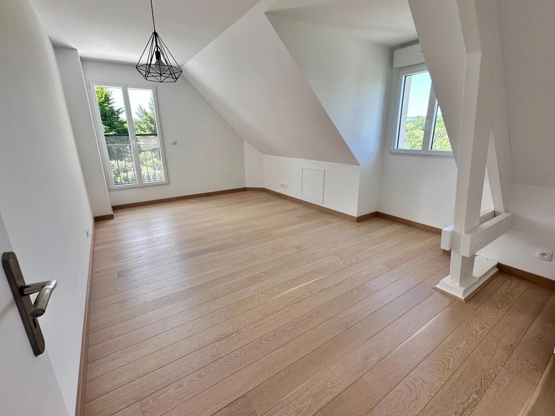 Maison - 261 m² - 10 pièces